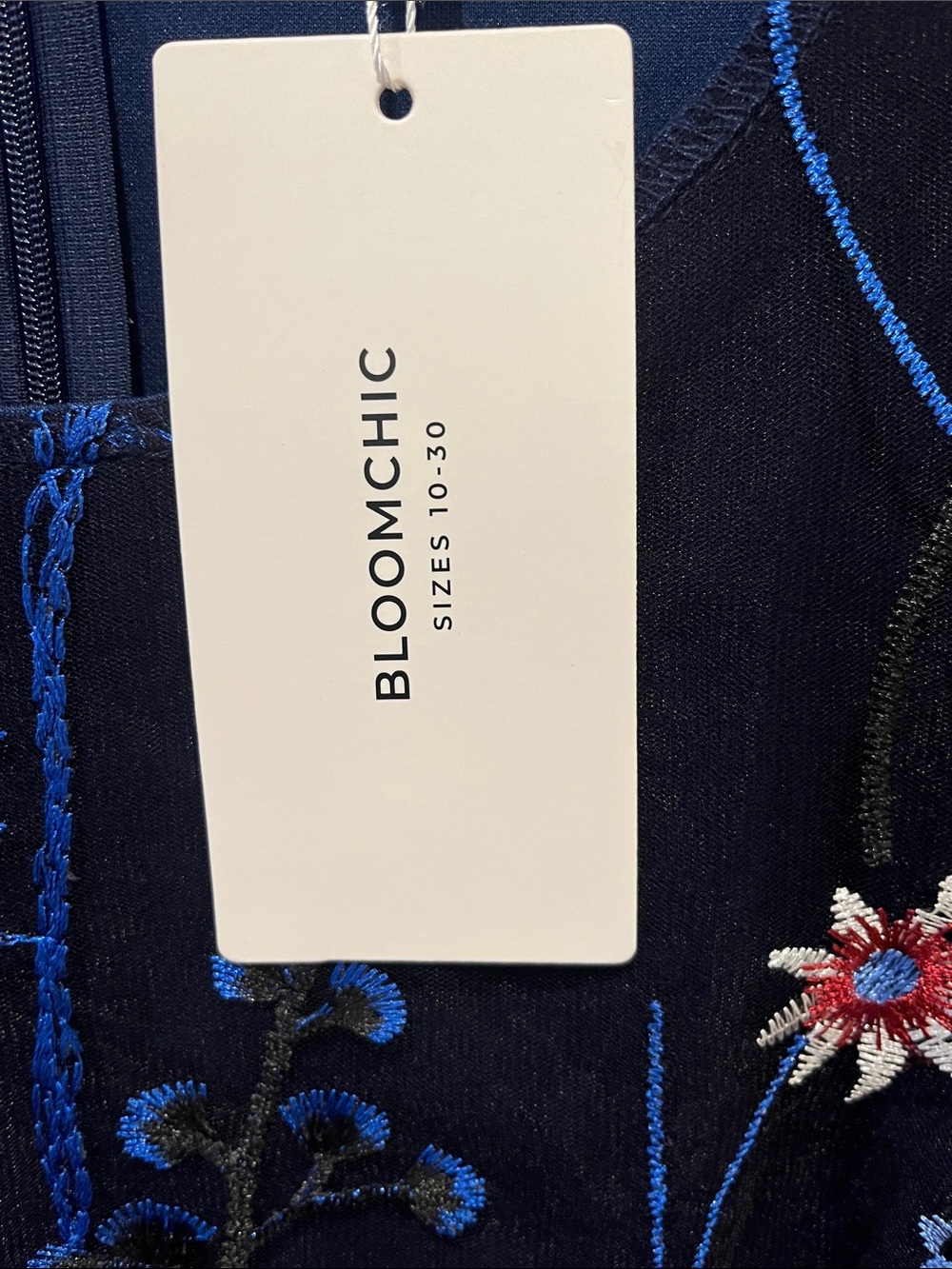 BloomChic Women’s Navy Floral Embroidery Sheer Long Sleeve Romper Size 18-20 NWT - Picture 14 of 15
